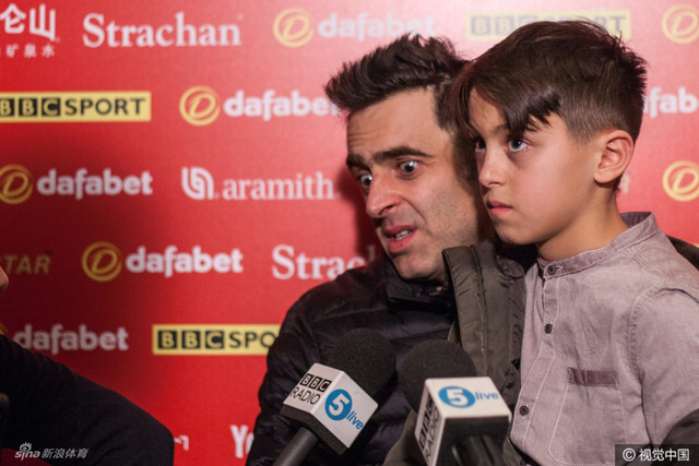 和爱子接受采访