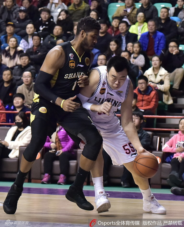 韩德君强打内线