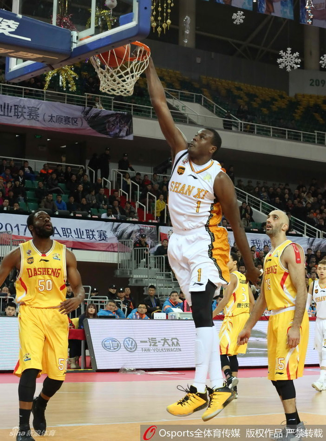 戴勒姆波特单手暴扣