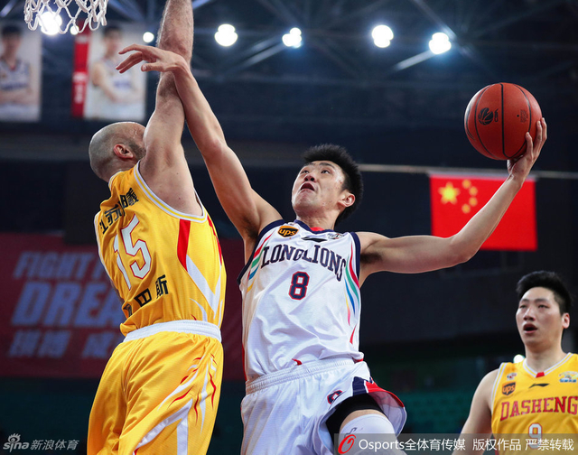 广州VS同曦 强行上篮
