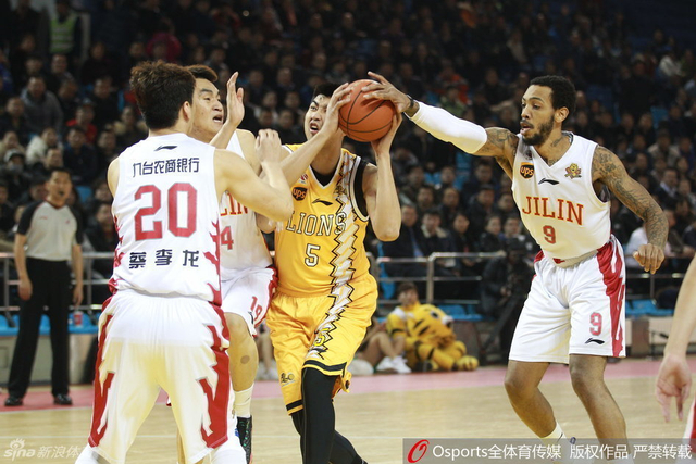 CBA常规赛第36轮精彩瞬间
