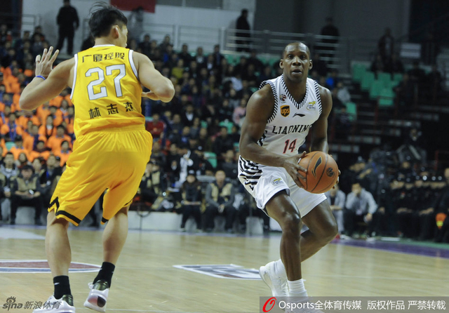 哈德森急停跳投