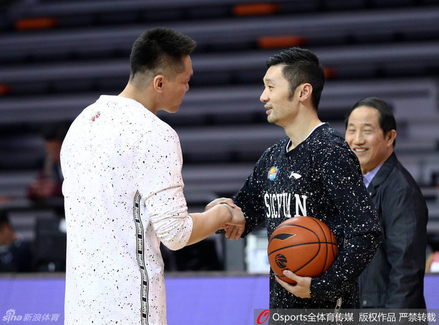 朱芳雨刘炜寒暄