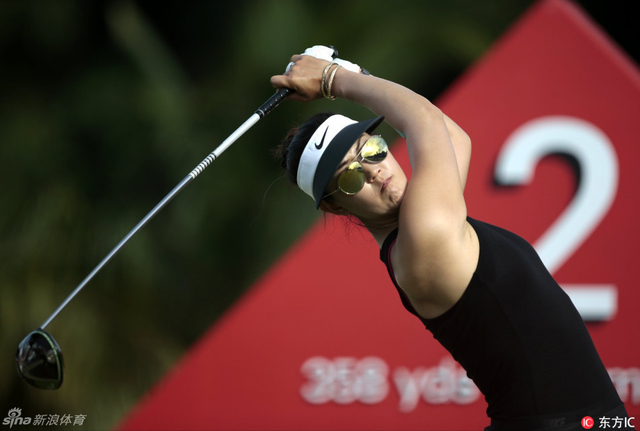 魏圣美开球英姿