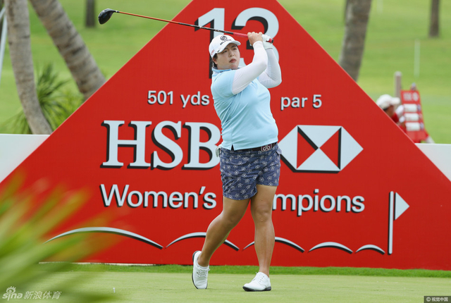 冯珊珊首轮70杆