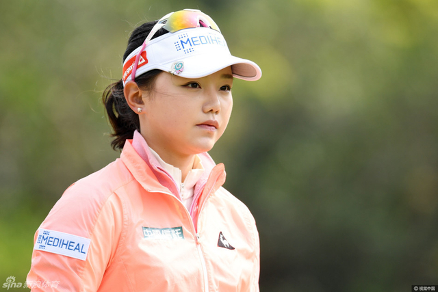 石昱婷交出75杆