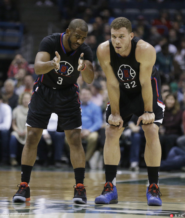 保罗与格里芬商讨战术