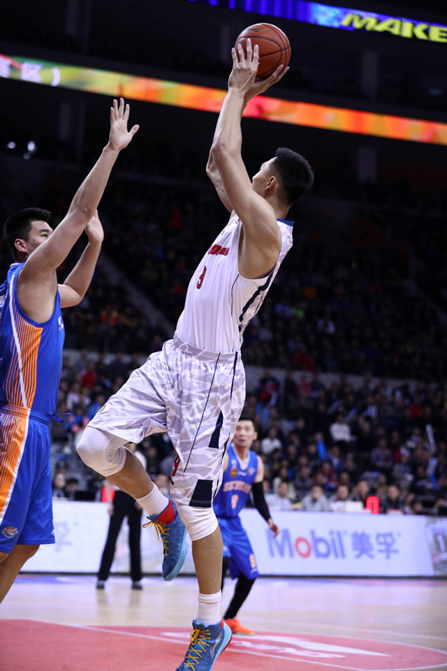 阿联的金鸡独立