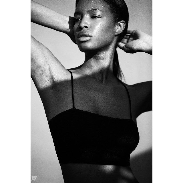  杜兰特新女友性感写真