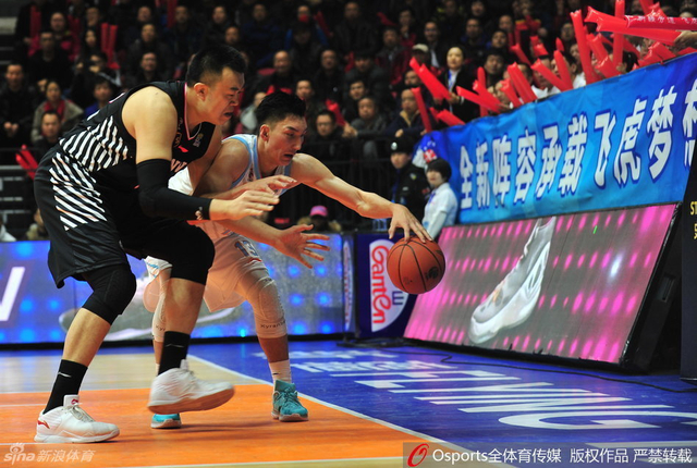 韩德君和可兰白克争抢