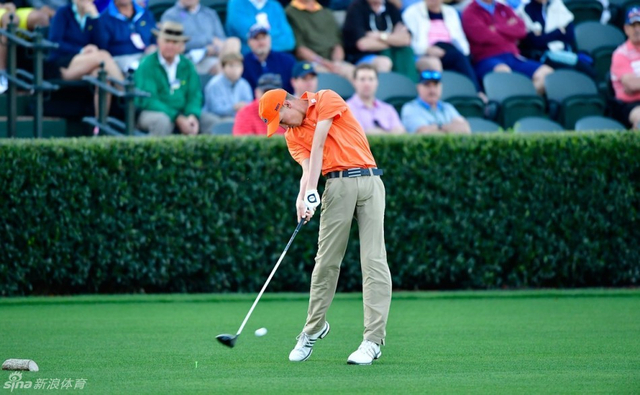 小选手一号木击球瞬间