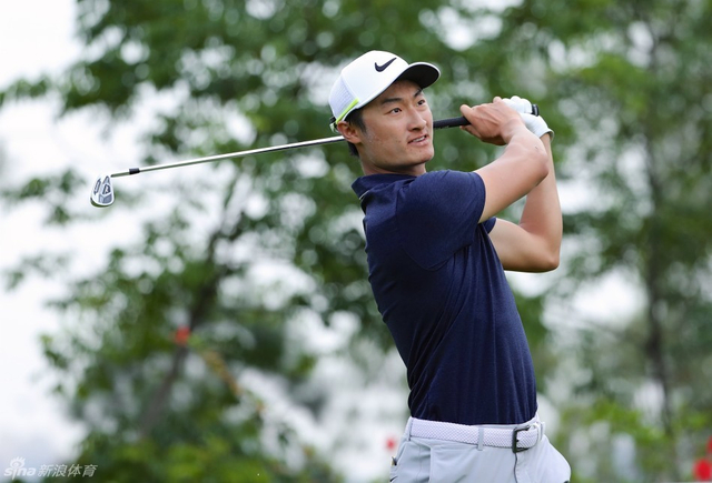 李昊桐首轮交75杆