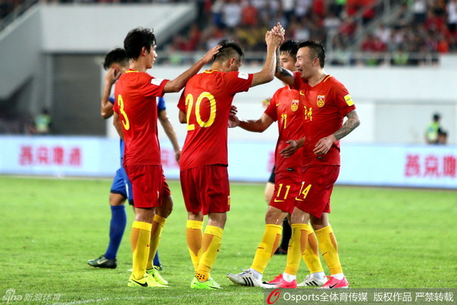 于汉超庆祝进球