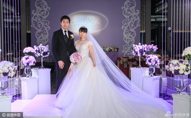 福原爱华丽婚纱