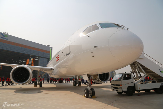 国产大飞机C919今日正式下线