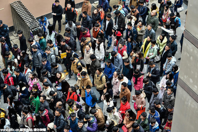 公务员笔试科目开考 140万人争2.7万名额
