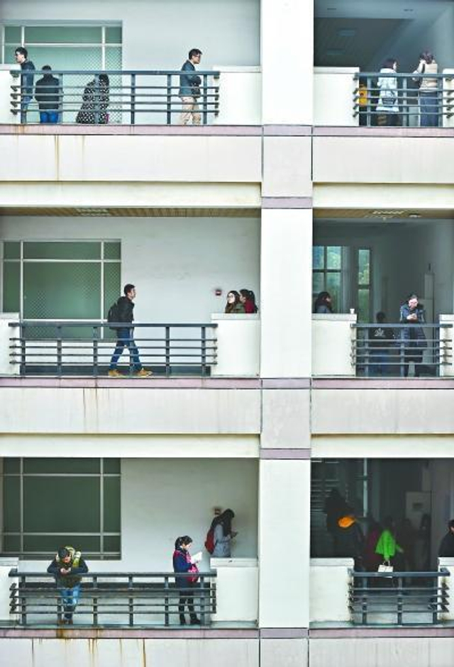 公务员笔试科目开考 140万人争2.7万名额
