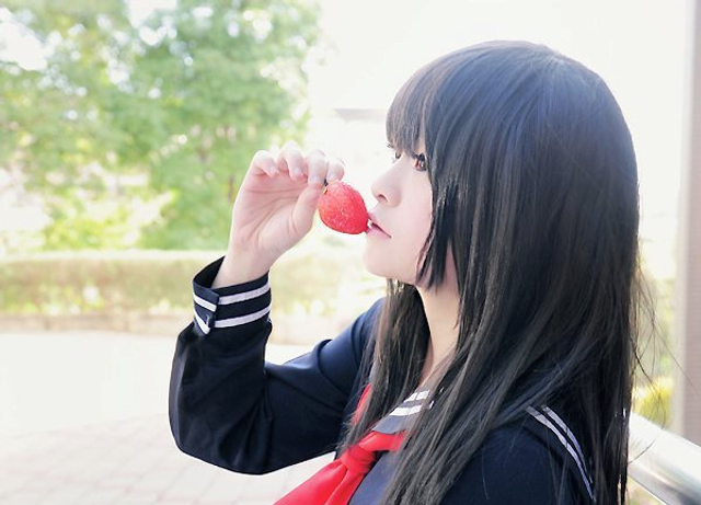 《草莓100%》黑长直萌妹子东城绫cos