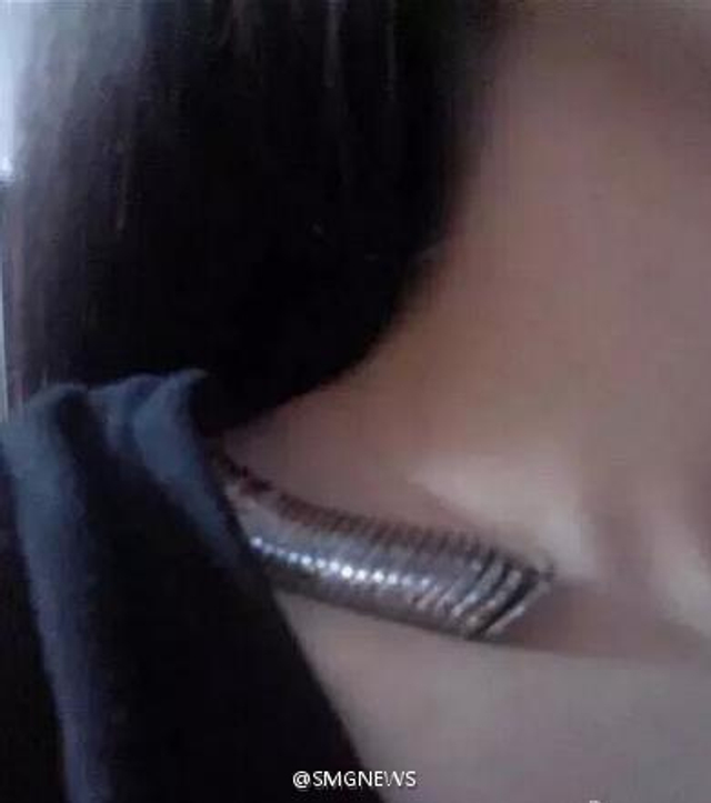 秀身材新玩法：锁骨放硬币走红