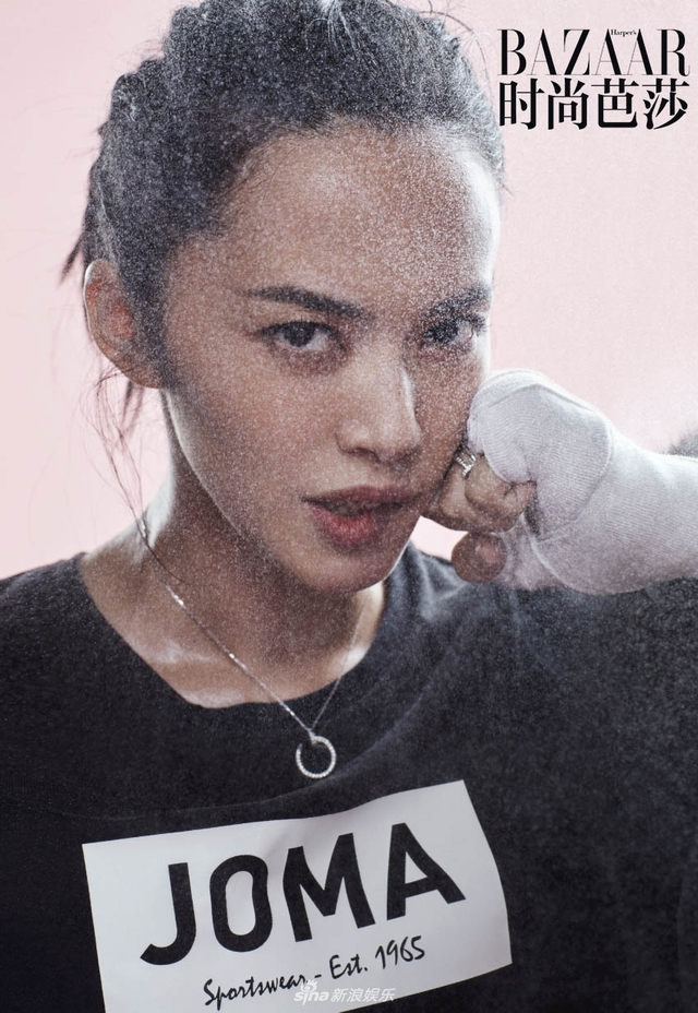 新浪娱乐讯 今日,某杂志公布了一组姚晨的拳击主题封面大片.