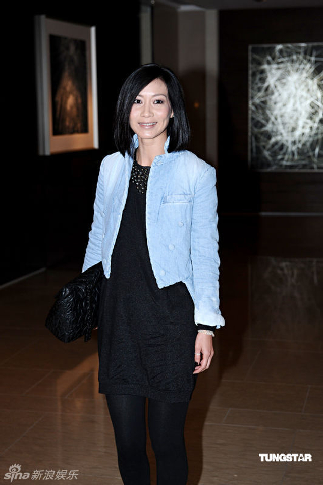 陈国邦迎娶罗敏庄洒泪