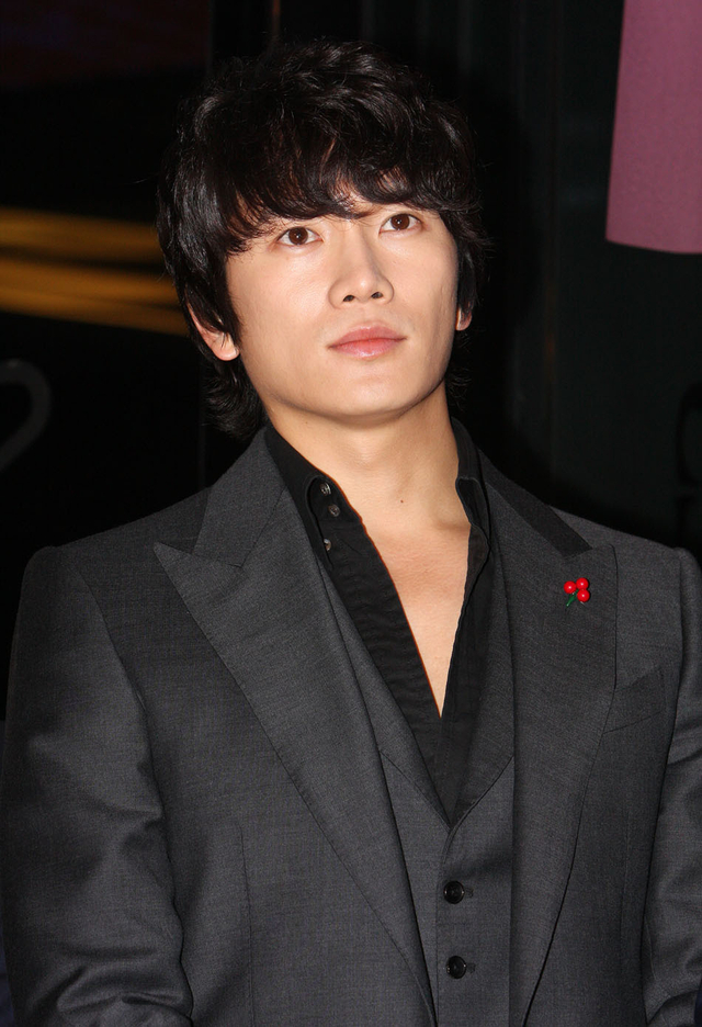 宋承宪崔智友rain等出席乐天纪念仪式