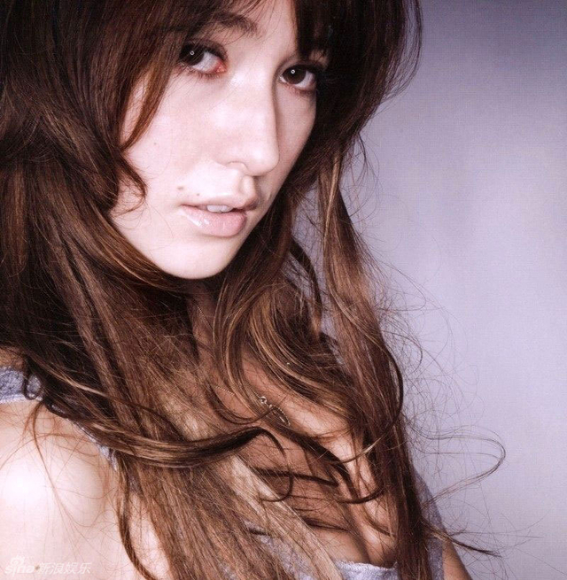 藤井莉娜美图集锦100张