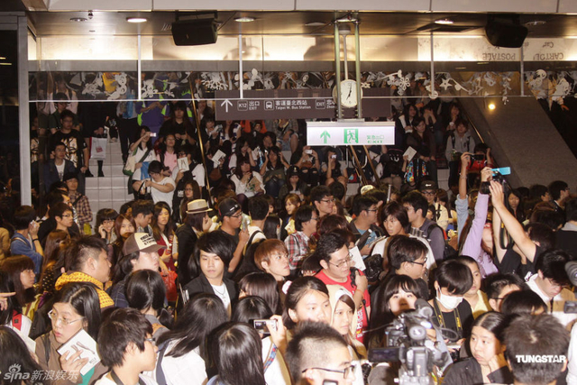 Miss A台北签名会人气旺粉丝凌晨排队抢头香 新浪图片