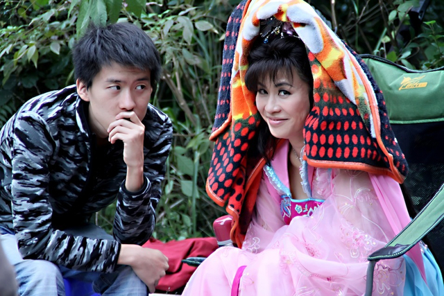 《薛平贵与王宝钏》落水戏 宣萱湿身凌乱美