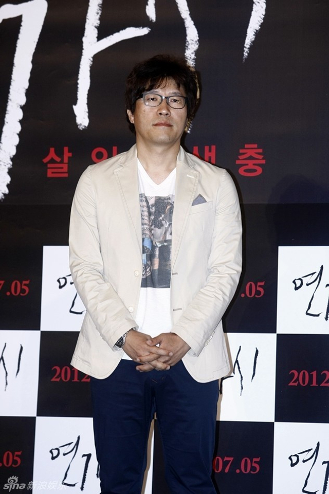 金东万等参加《铁线虫》媒体首映式