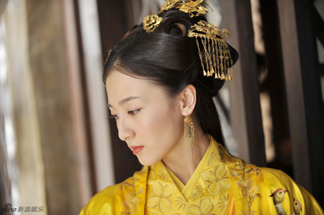 《轩辕剑》叶青凤袍加身 筑梦锁君心_新浪图片