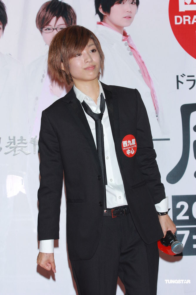 日本团体风男塾现身香港 伪男造型吸引粉丝_新浪图片