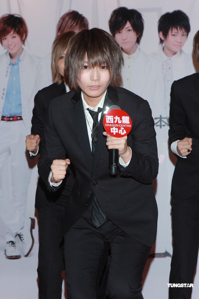 日本团体风男塾现身香港 伪男造型吸引粉丝_新浪图片