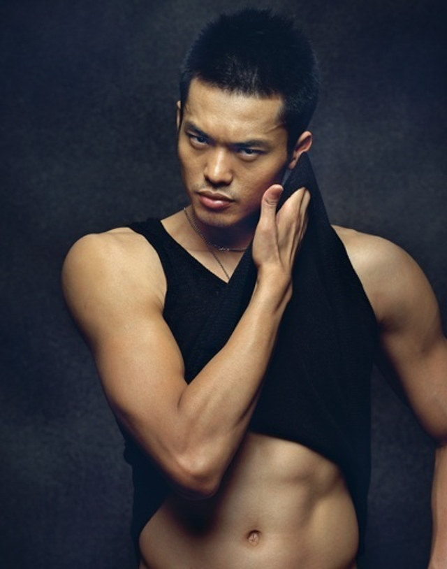 林丹时尚写真秀壮硕肌肉霸气外露