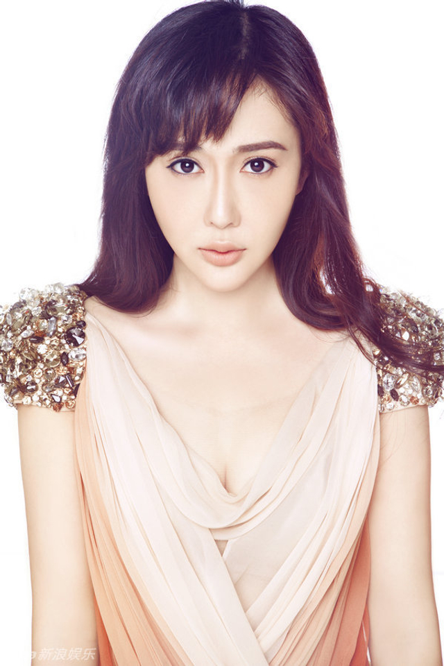 陈美行写真深v秀性感