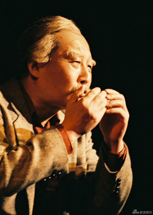 话剧表演艺术家于是之生前剧照海报