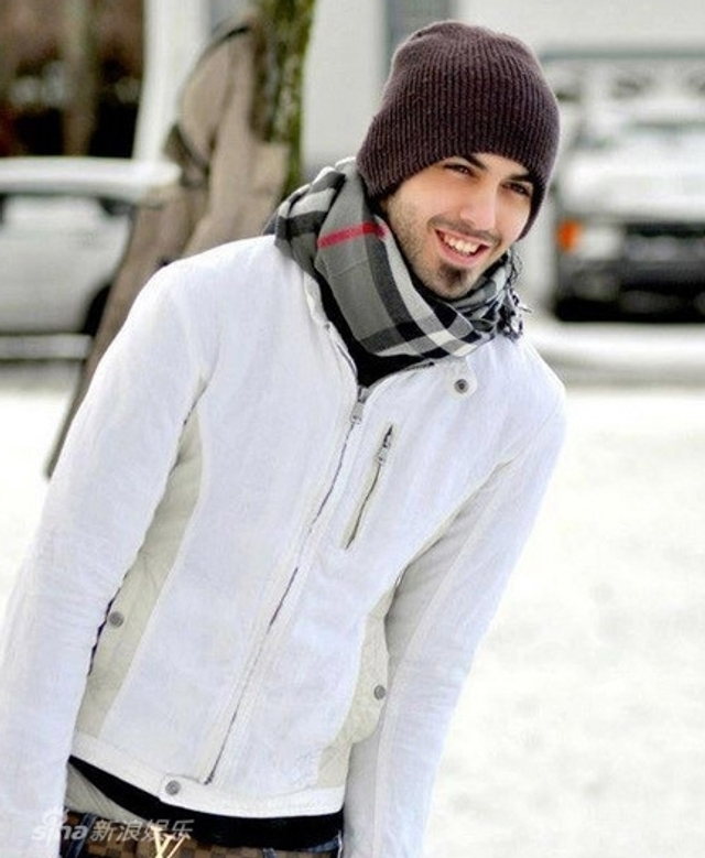 阿联酋帅哥微博走红 原为迪拜名模