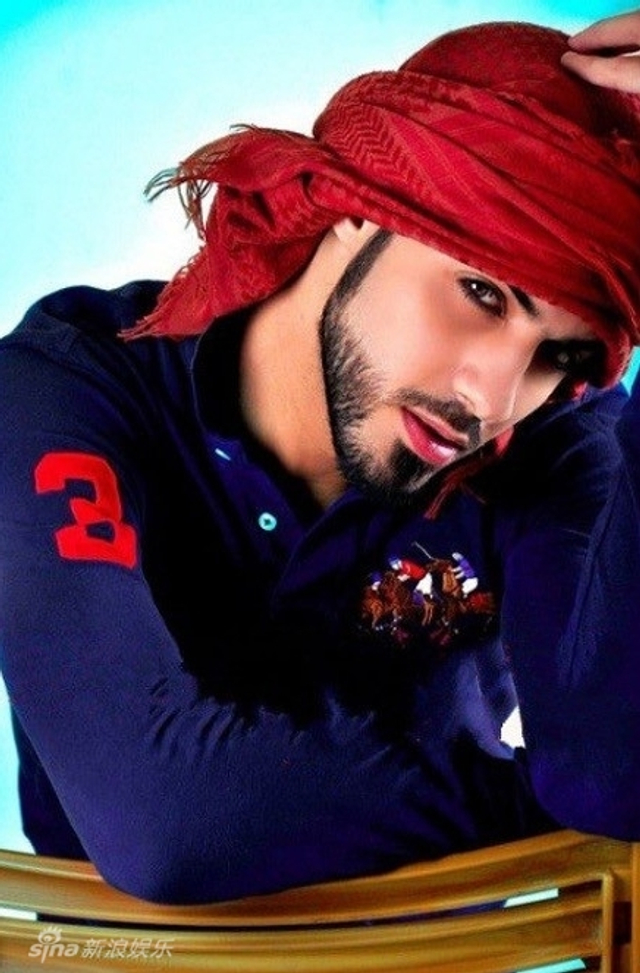 阿联酋帅哥微博走红 原为迪拜名模