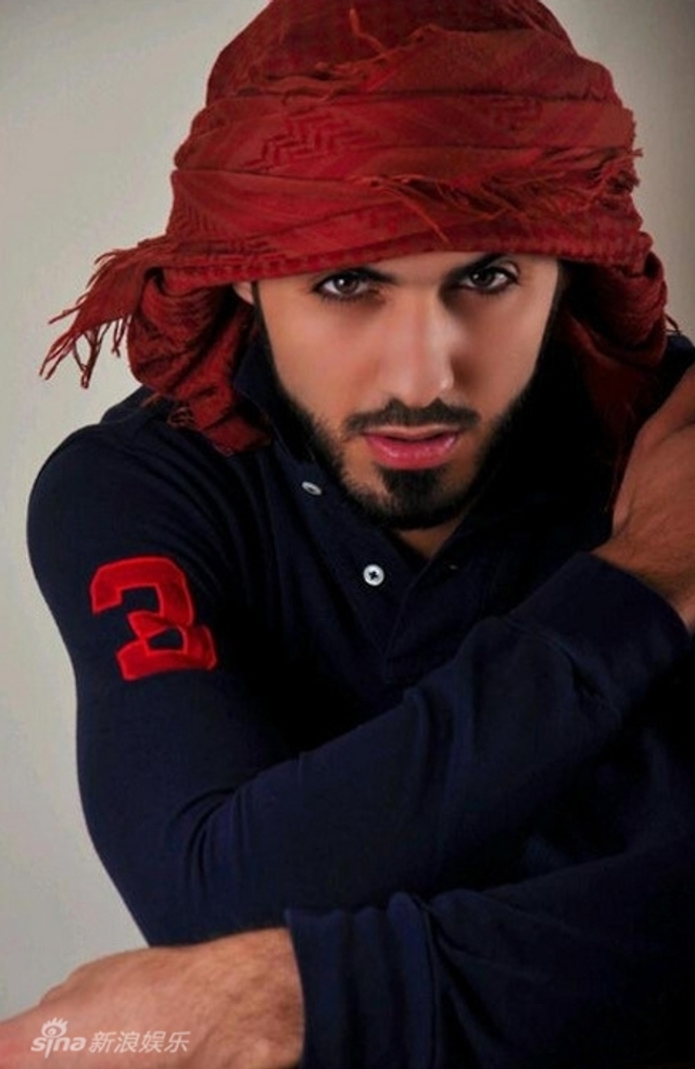 阿联酋帅哥微博走红 原为迪拜名模