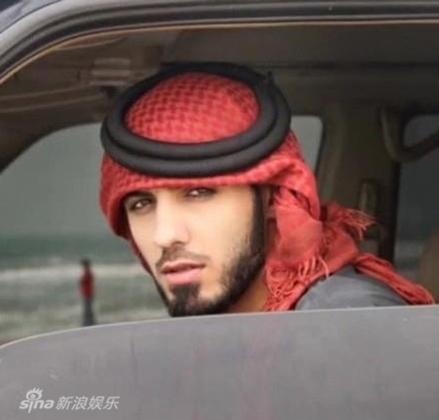 阿联酋帅哥微博走红 原为迪拜名模