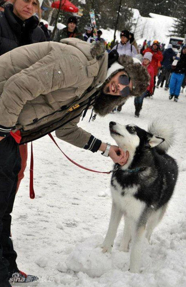 阿联酋帅哥微博走红 原为迪拜名模