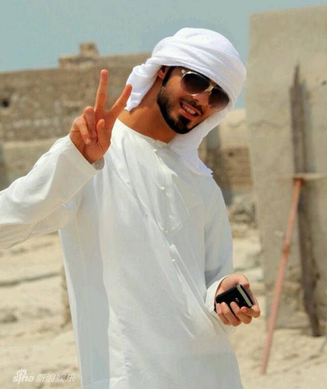 阿联酋帅哥微博走红 原为迪拜名模