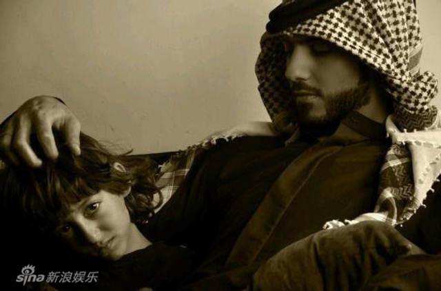 阿联酋帅哥微博走红 原为迪拜名模