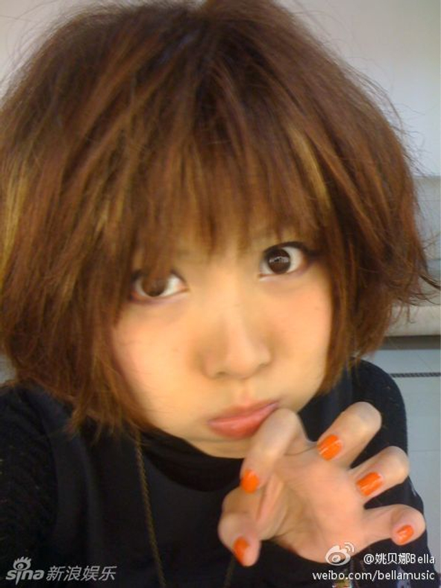 姚贝娜好声音首秀获赞 生活照活力斗鸡眼搞怪 