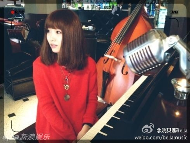 姚贝娜好声音首秀获赞 生活照活力斗鸡眼搞怪 
