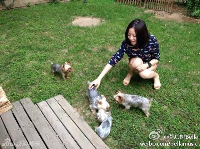 姚贝娜好声音首秀获赞 生活照活力斗鸡眼搞怪 
