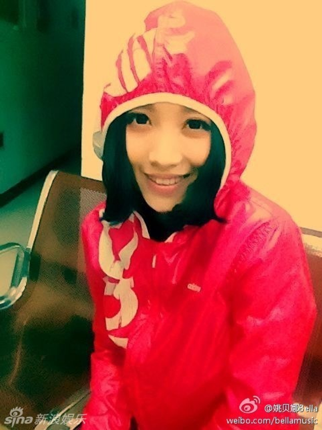 姚贝娜好声音首秀获赞 生活照活力斗鸡眼搞怪 