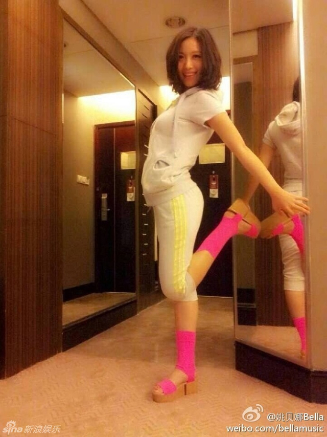 姚贝娜好声音首秀获赞 生活照活力斗鸡眼搞怪 