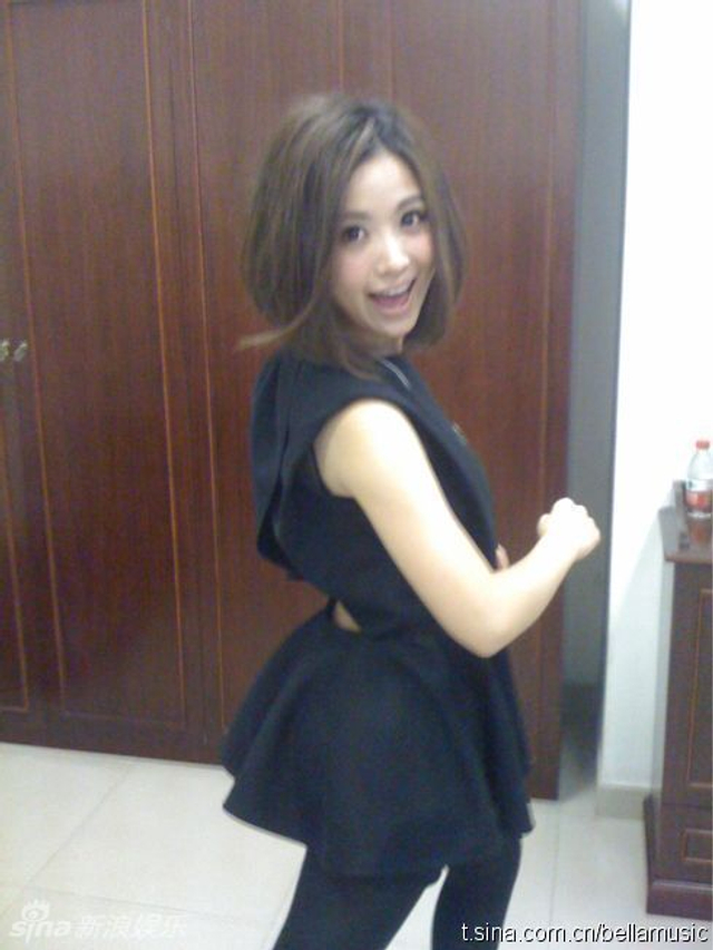 姚贝娜好声音首秀获赞 生活照活力斗鸡眼搞怪 
