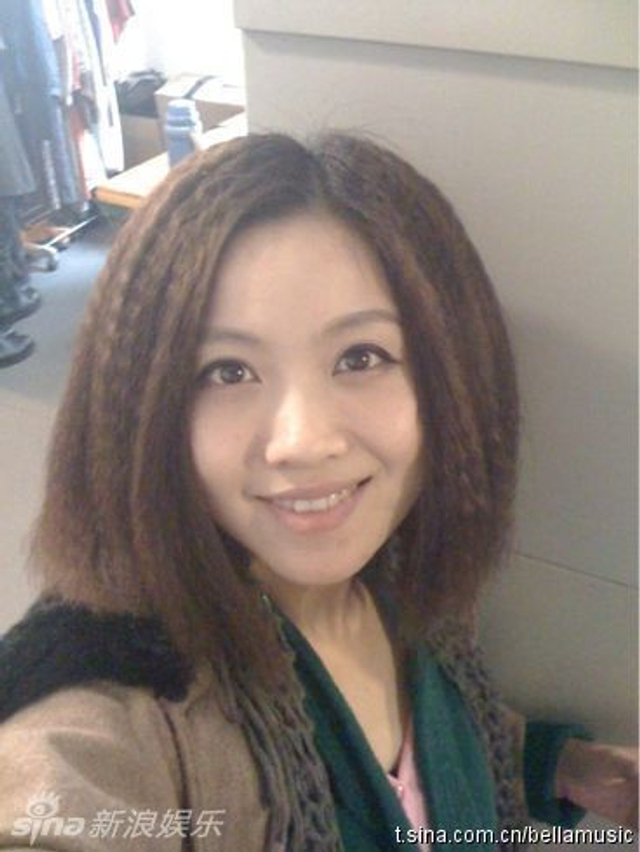 姚贝娜好声音首秀获赞 生活照活力斗鸡眼搞怪 